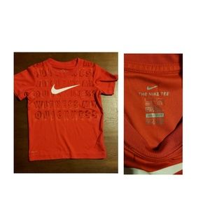 Boy's Nike Brand T-Shirt Size (7)